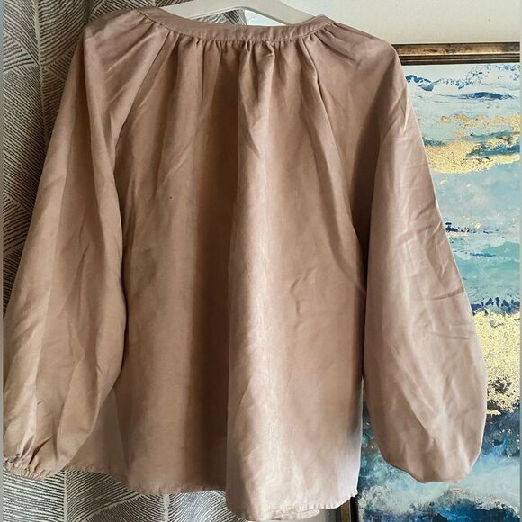 Marc New York suede blouse with covered buttons size large - Picture 2 of 9